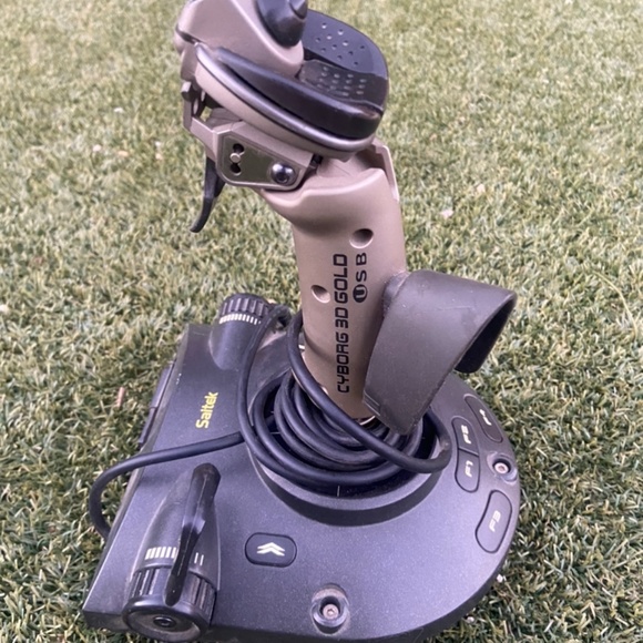 Saitek Cyborg 3D Gold USB Joystick Flight Controller - Picture 6 of 10